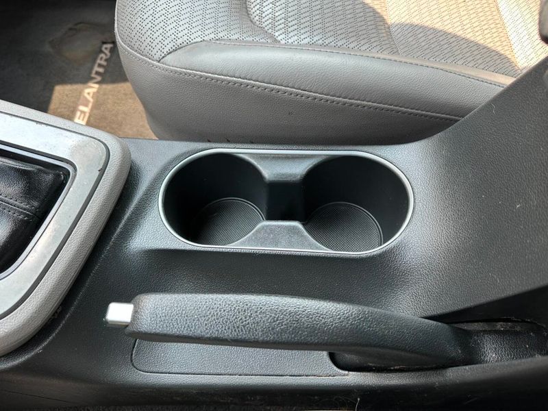 2017 Hyundai Elantra Limited 4dr Sedan - 22895287 - 44