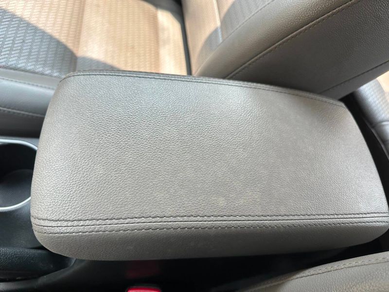 2017 Hyundai Elantra Limited 4dr Sedan - 22895287 - 45