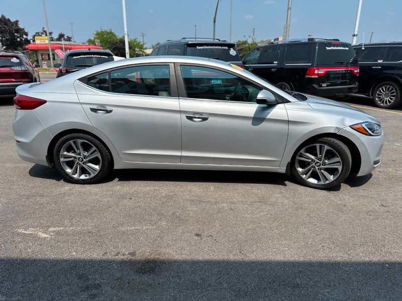 2017 Hyundai Elantra Limited 4dr Sedan - 22895287 - 5