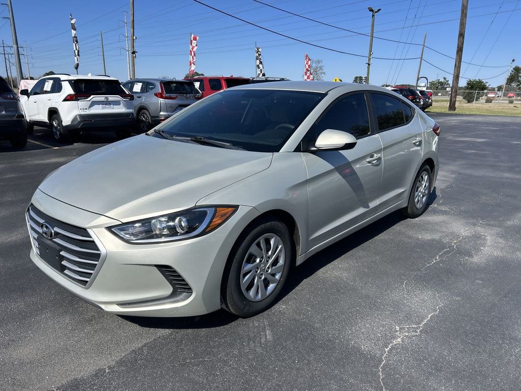 2017 Hyundai Elantra SE - 22975604 | Video 1