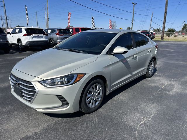 2017 Hyundai Elantra SE - 22975604 - 0