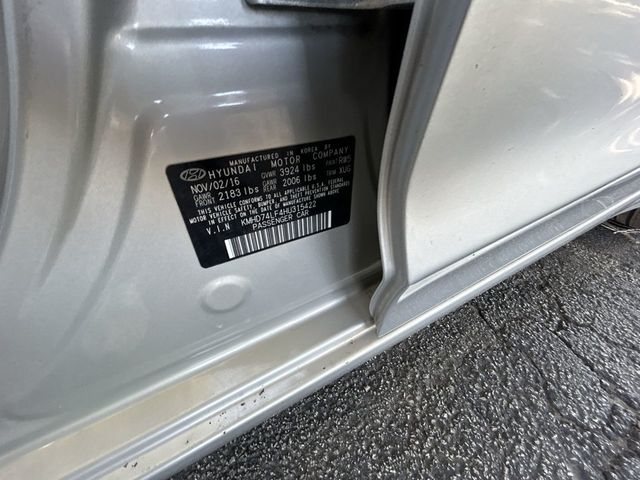 2017 Hyundai Elantra SE - 22975604 - 21