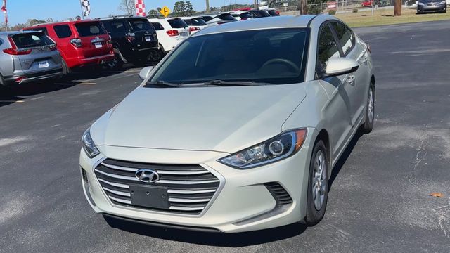 2017 Hyundai Elantra SE - 22975604 - 2
