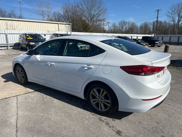 2017 Hyundai Elantra SE - 22975218 - 5