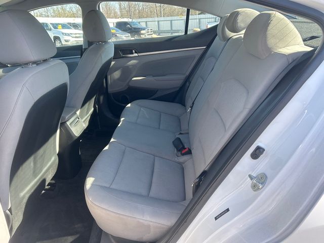 2017 Hyundai Elantra SE - 22975218 - 6