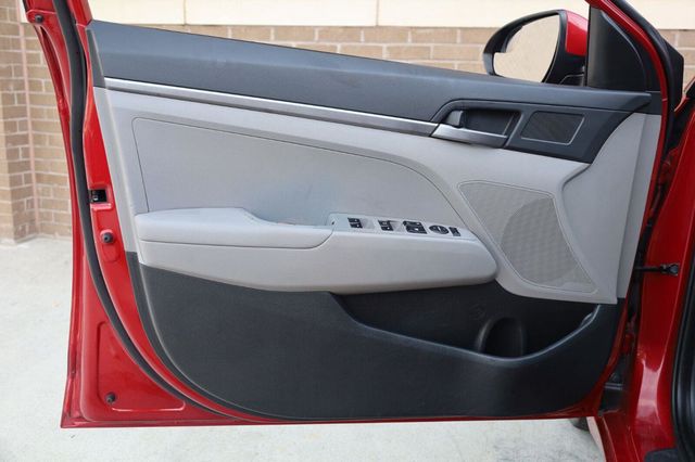 2017 Hyundai Elantra SE - 23060185 - 11