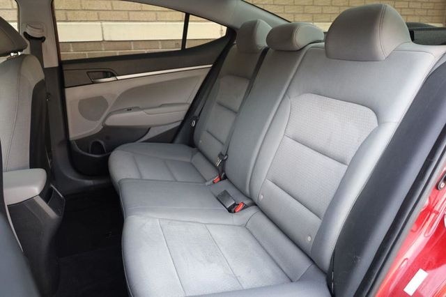 2017 Hyundai Elantra SE - 23060185 - 18