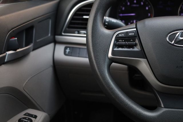 2017 Hyundai Elantra SE - 23060185 - 28