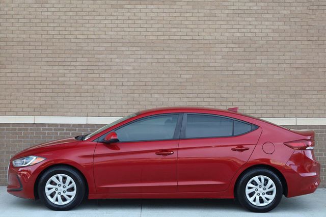 2017 Hyundai Elantra SE - 23060185 - 2
