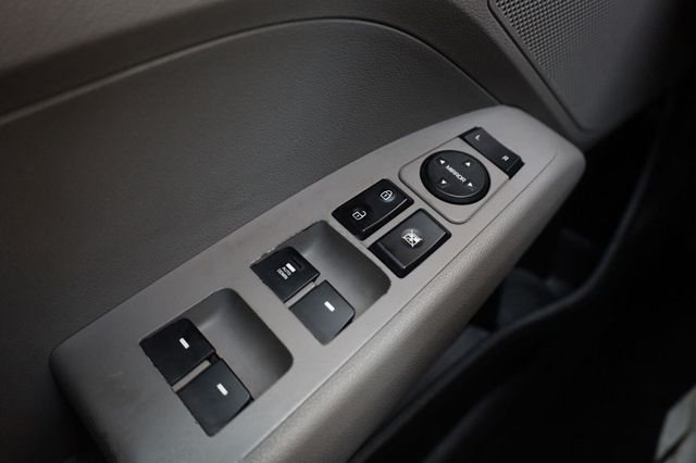 2017 Hyundai Elantra SE - 23060185 - 32