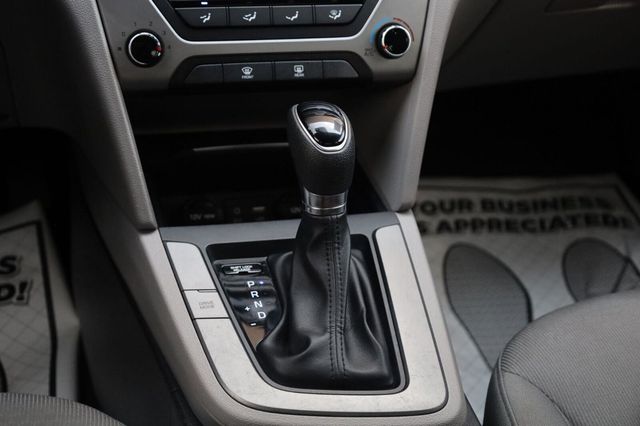 2017 Hyundai Elantra SE - 23060185 - 37