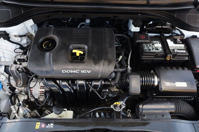 2017 Hyundai Elantra SE - 23075493 - 11