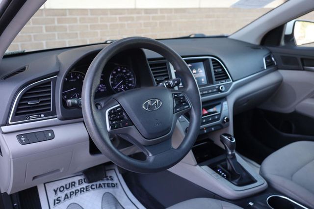 2017 Hyundai Elantra SE - 23075493 - 13