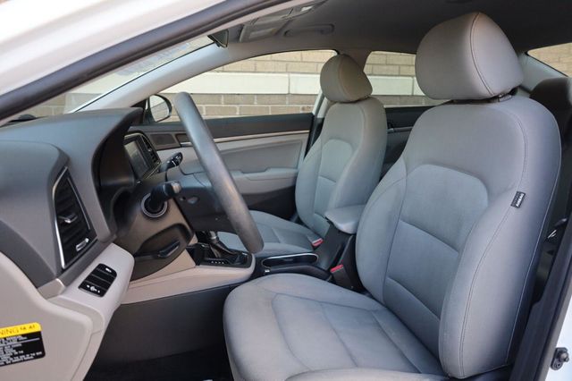 2017 Hyundai Elantra SE - 23075493 - 16