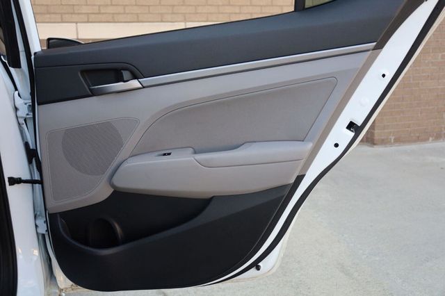 2017 Hyundai Elantra SE - 23075493 - 20