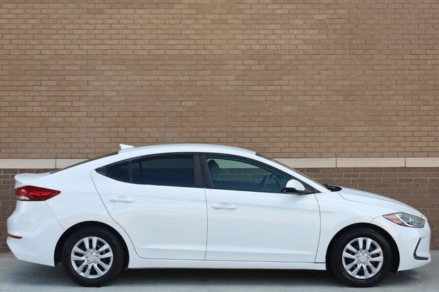 2017 Hyundai Elantra SE - 23075493 - 2
