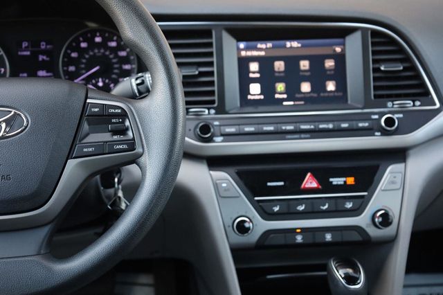 2017 Hyundai Elantra SE - 23075493 - 30