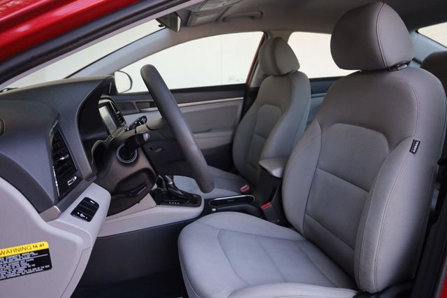 2017 Hyundai Elantra SE - 23079124 - 15