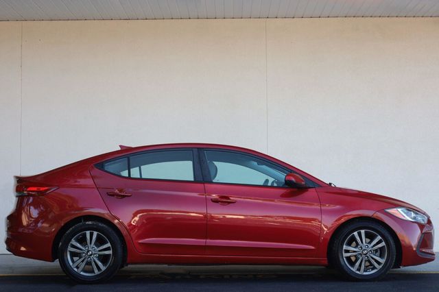 2017 Hyundai Elantra SE - 23079124 - 1