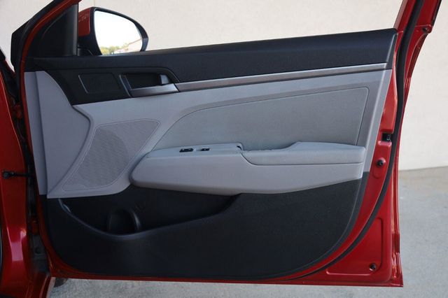 2017 Hyundai Elantra SE - 23079124 - 23