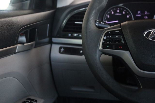 2017 Hyundai Elantra SE - 23079124 - 29