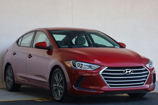 2017 Hyundai Elantra SE - 23079124 - 4