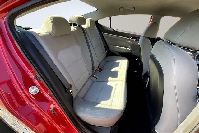 2017 Hyundai Elantra SE - 22842149 - 11