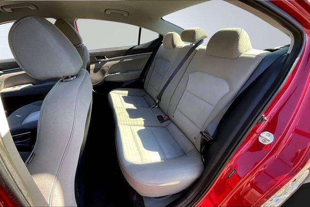 2017 Hyundai Elantra SE - 22842149 - 14