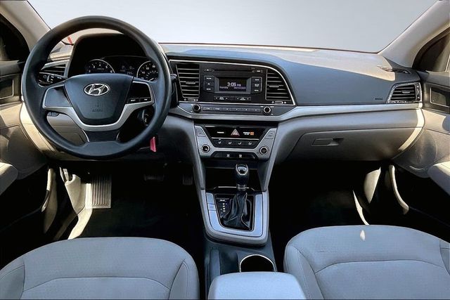 2017 Hyundai Elantra SE - 22842149 - 16