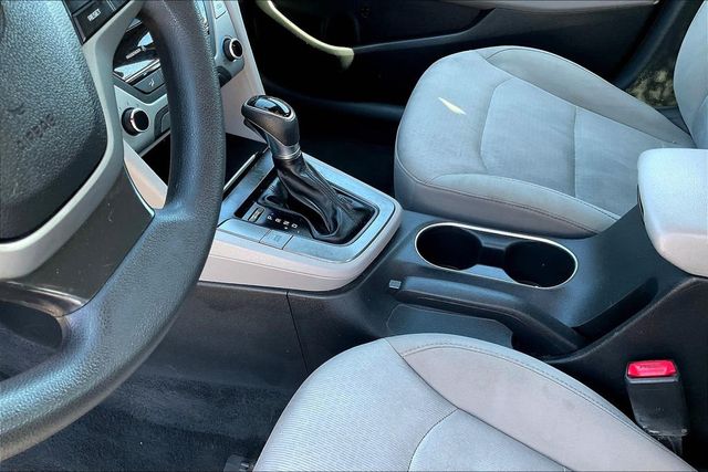 2017 Hyundai Elantra SE - 22842149 - 26