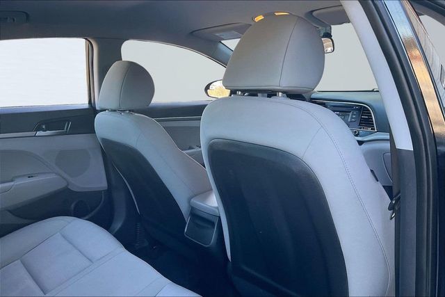 2017 Hyundai Elantra SE - 22969429 - 14