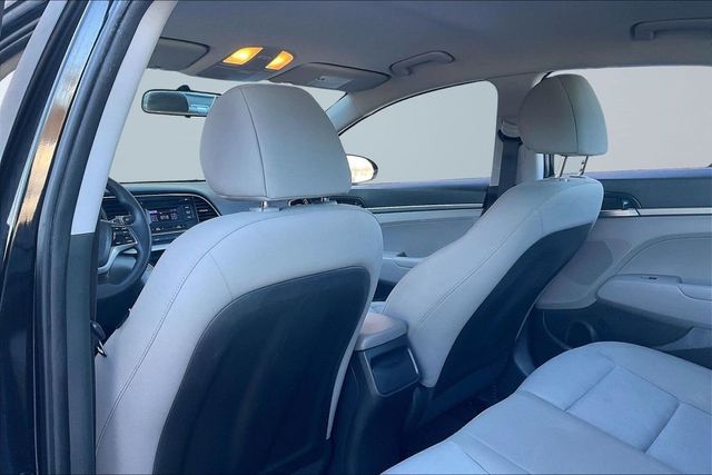 2017 Hyundai Elantra SE - 22969429 - 17