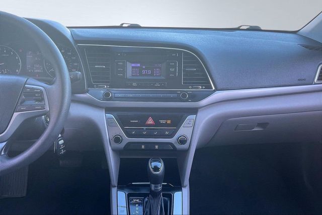 2017 Hyundai Elantra SE - 22969429 - 23