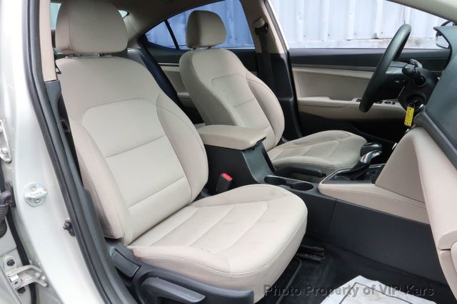 2017 Hyundai Elantra SE 2.0L Automatic - 22053861 - 19