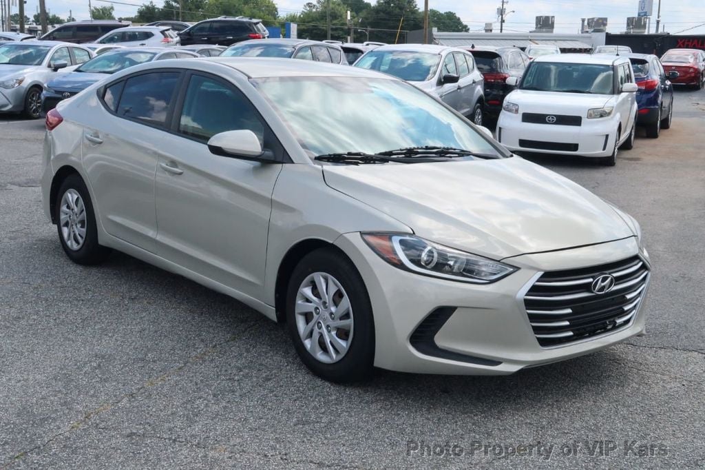 2017 Hyundai Elantra SE 2.0L Automatic - 22053861 - 2