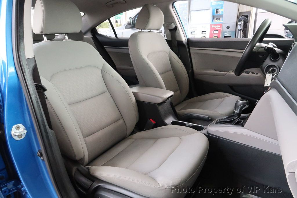 2017 Hyundai Elantra SE 2.0L Automatic - 22523465 - 19