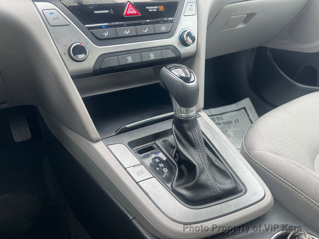 2017 Hyundai Elantra SE 2.0L Automatic - 22897109 - 12