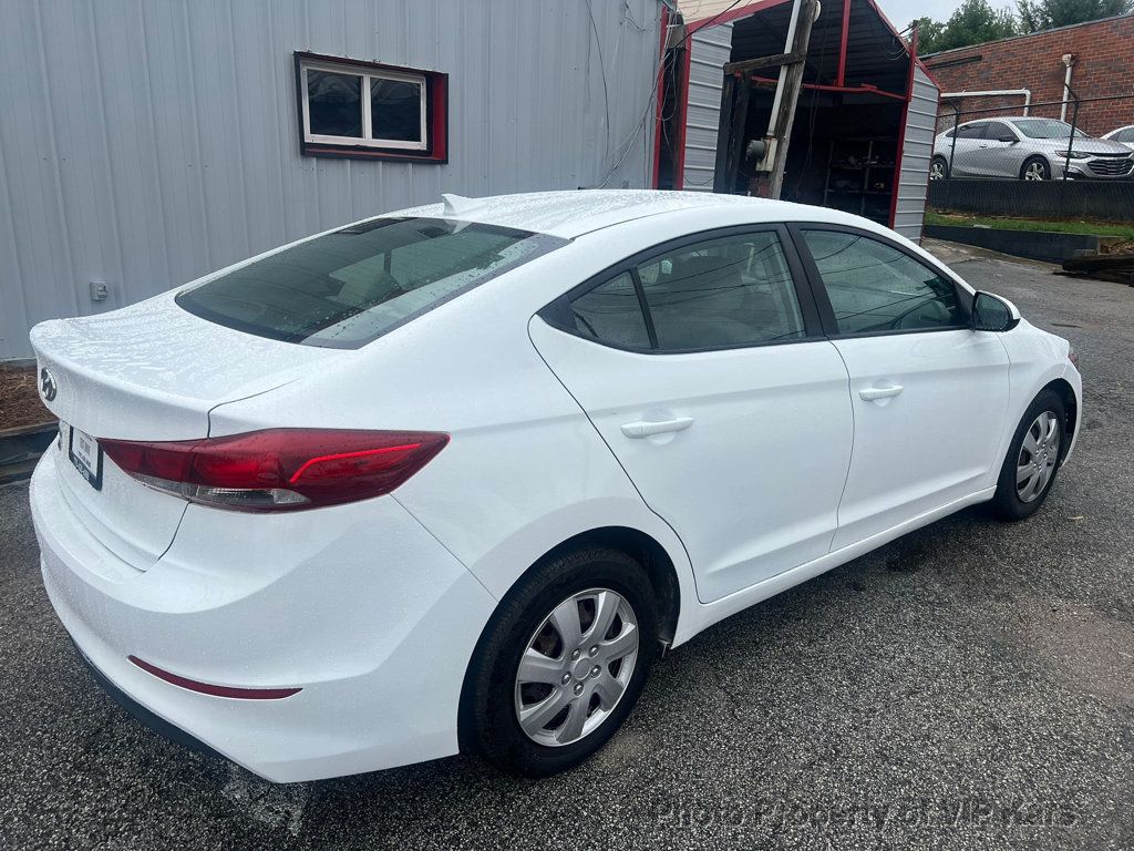 2017 Hyundai Elantra SE 2.0L Automatic - 22897109 - 3