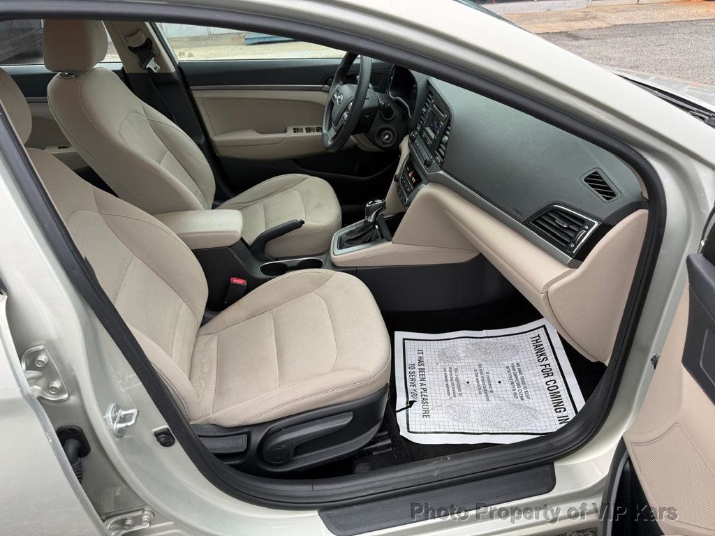 2017 Hyundai Elantra SE 2.0L Automatic - 22974279 - 9