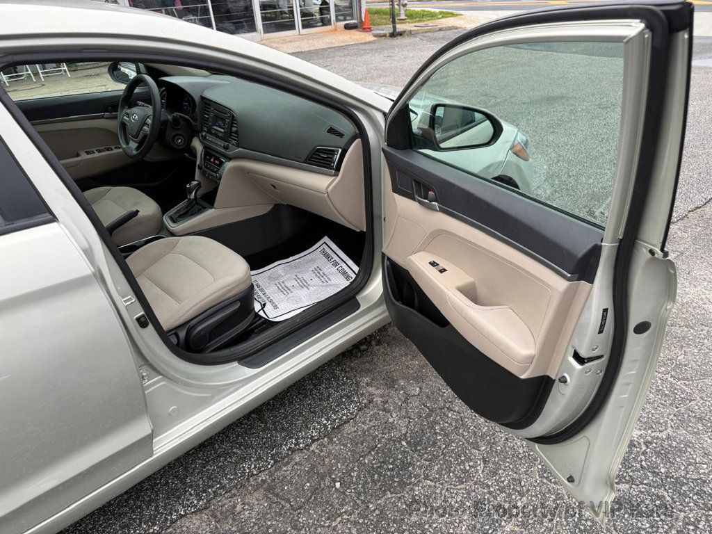 2017 Hyundai Elantra SE 2.0L Automatic - 22974279 - 15