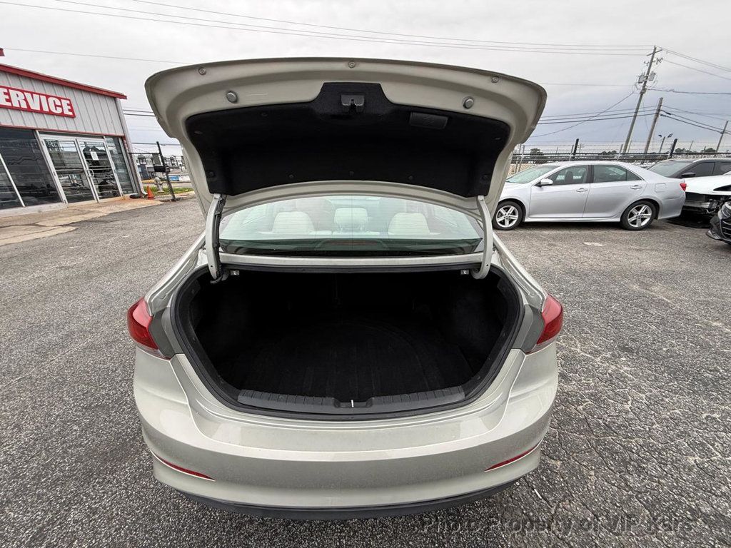 2017 Hyundai Elantra SE 2.0L Automatic - 22974279 - 18