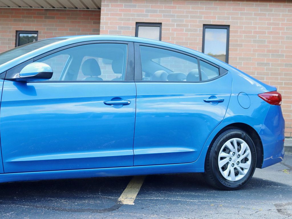 2017 Hyundai Elantra SE 2.0L Automatic - 22907007 - 1