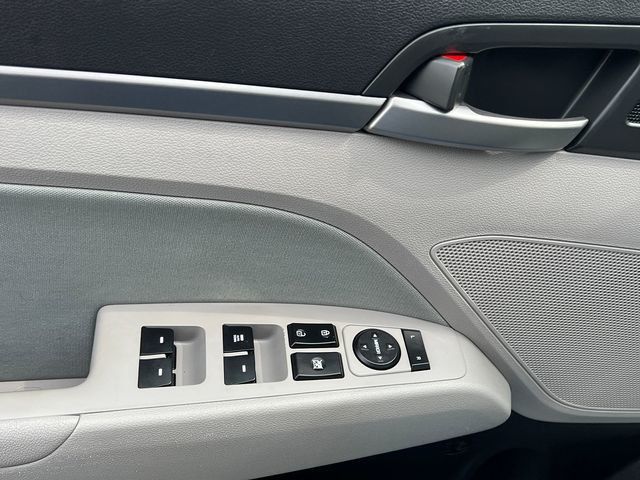 2017 Hyundai Elantra SE 2.0L Automatic - 23003690 - 9