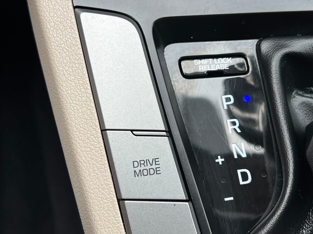 2017 Hyundai Elantra SE 2.0L Automatic - 23068034 - 20