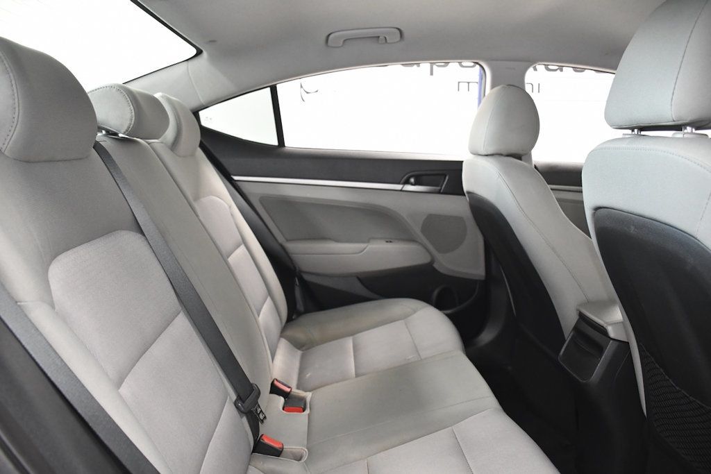 2017 Hyundai Elantra SE 2.0L Automatic - 23073593 - 10