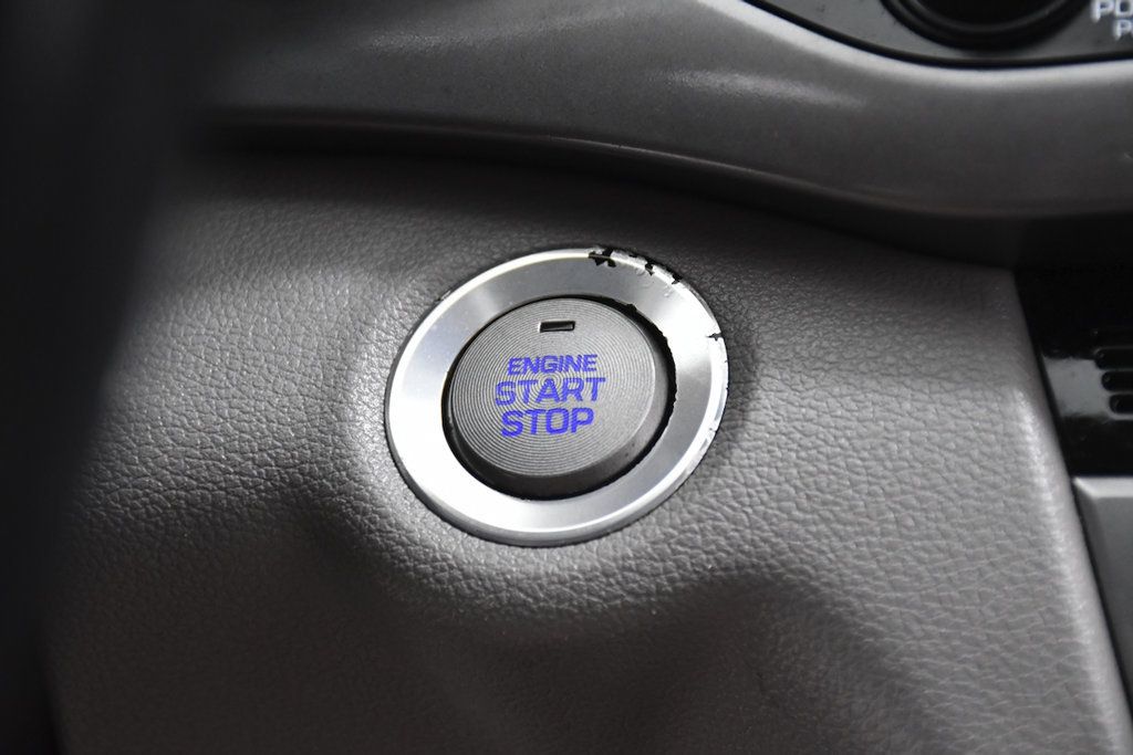 2017 Hyundai Elantra SE 2.0L Automatic - 23073593 - 24