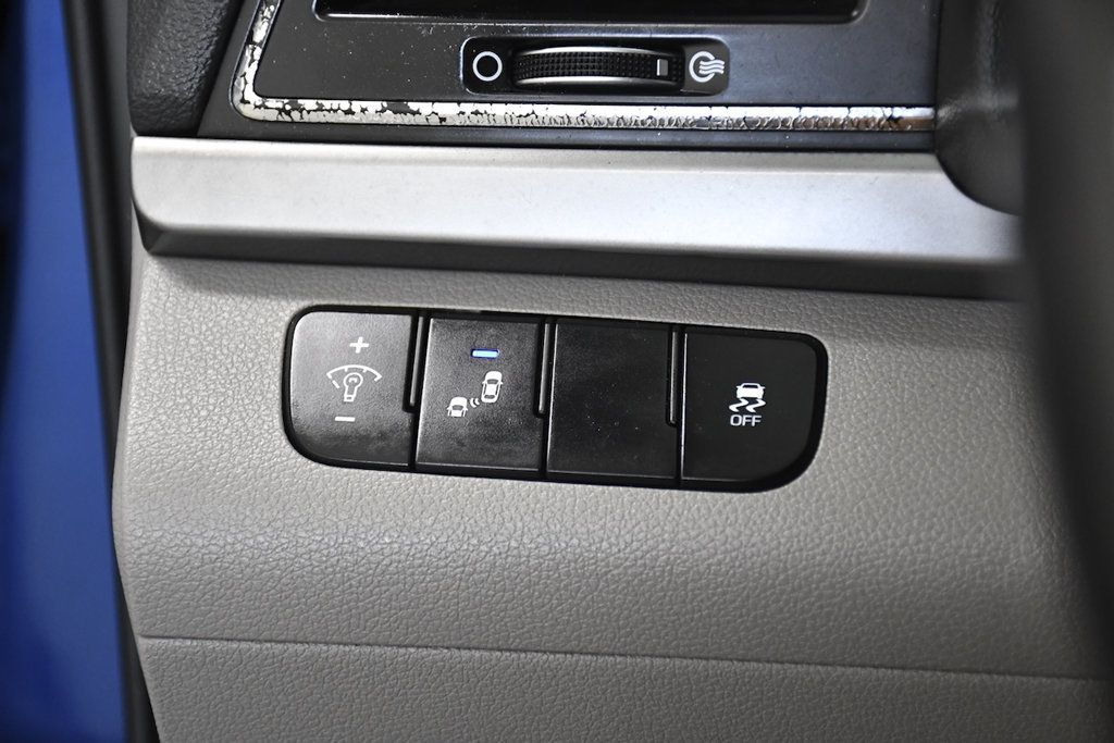 2017 Hyundai Elantra SE 2.0L Automatic - 23073593 - 25