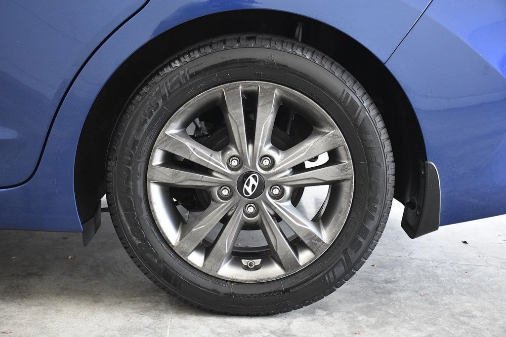 2017 Hyundai Elantra SE 2.0L Automatic - 23073593 - 8