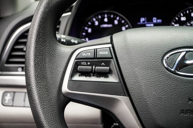 2017 Hyundai Elantra SE 2.0L Automatic - 22912945 - 19