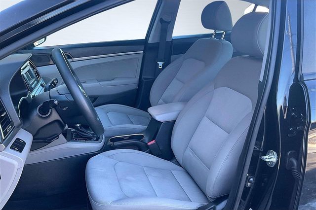 2017 Hyundai Elantra SE 2.0L Automatic - 22969429 - 9